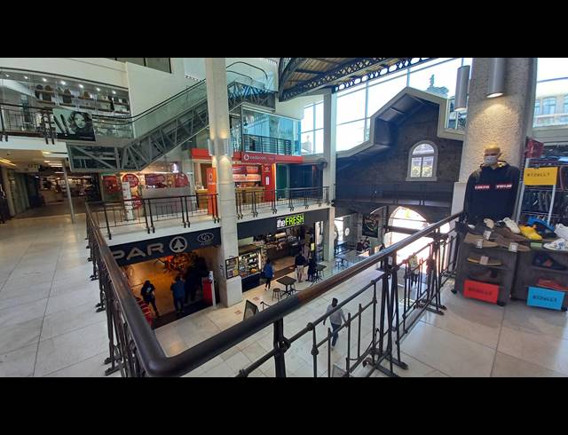30M² RETAIL RENTED IN GREEN POINT